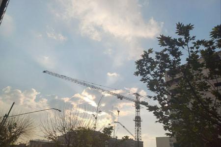 تصویری زیبا از آسمان تهران در خیابان ولیعصر (عج)