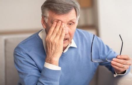 ۷ تمرین مفید برای کاهش فشار چشم دیجیتالی
