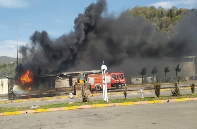 آتش سوزی عوارضی امامزاده هاشم خسارت جانی نداشت(+عکس)